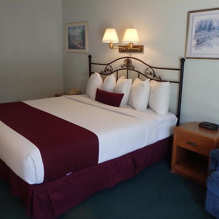 Americas Best Value Inn Saint Ignace Bilik gambar