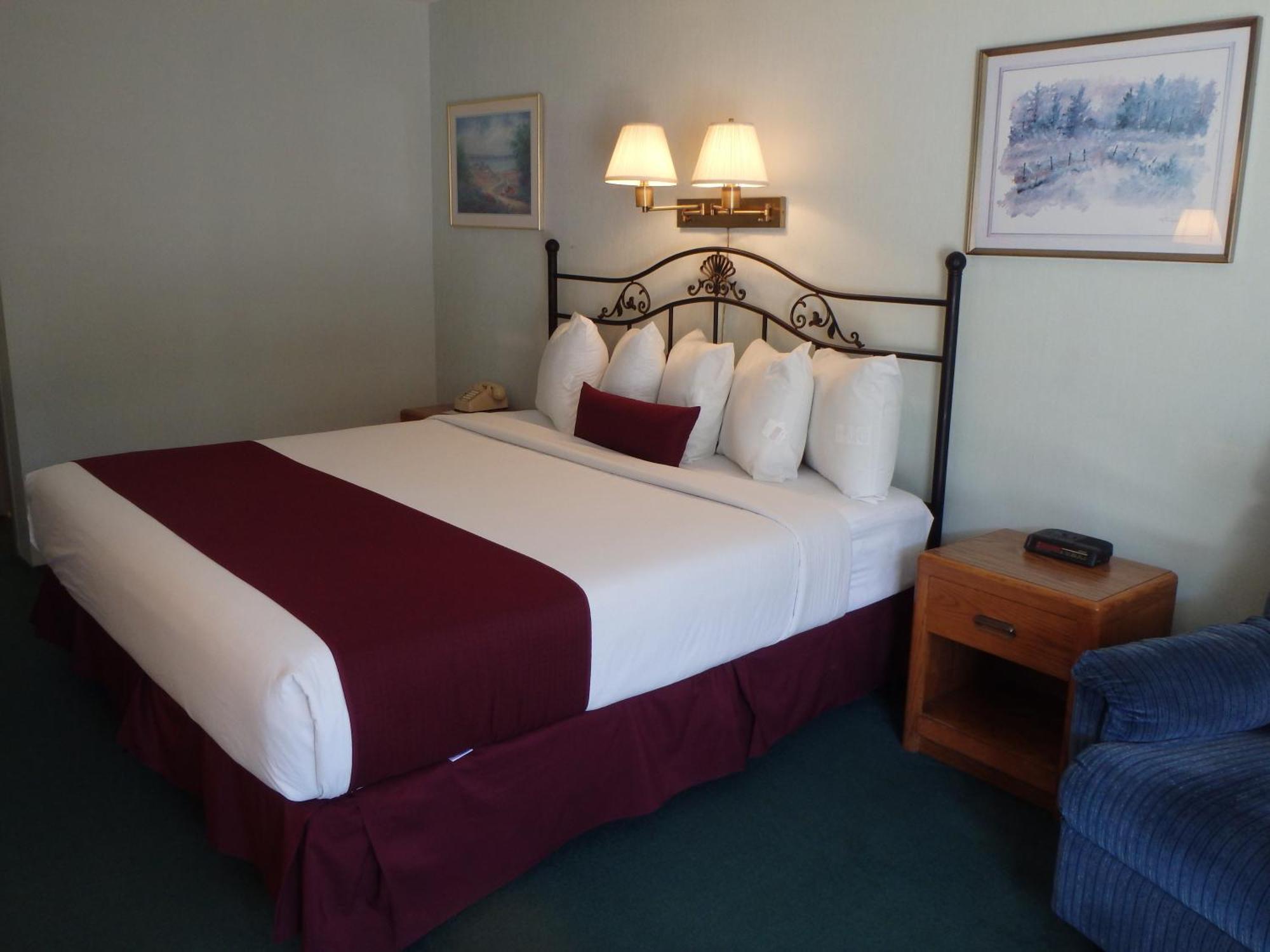 Americas Best Value Inn Saint Ignace Bilik gambar