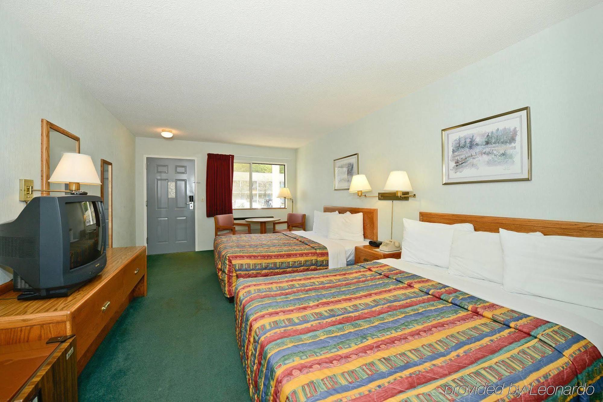 Americas Best Value Inn Saint Ignace Bilik gambar
